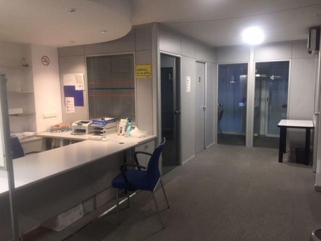Oficina en alquiler en calle De la Creu, Girona, de 100 m² por 725