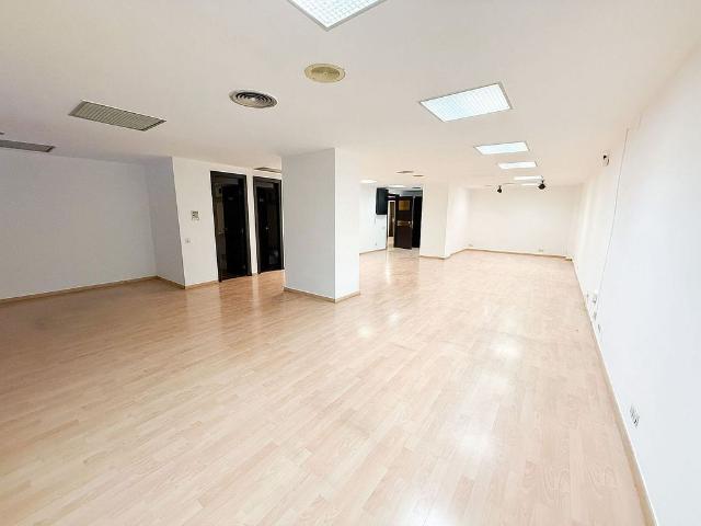 Oficina en alquiler en calle De la Diputació, Barcelona, de 90 m² por 1.575