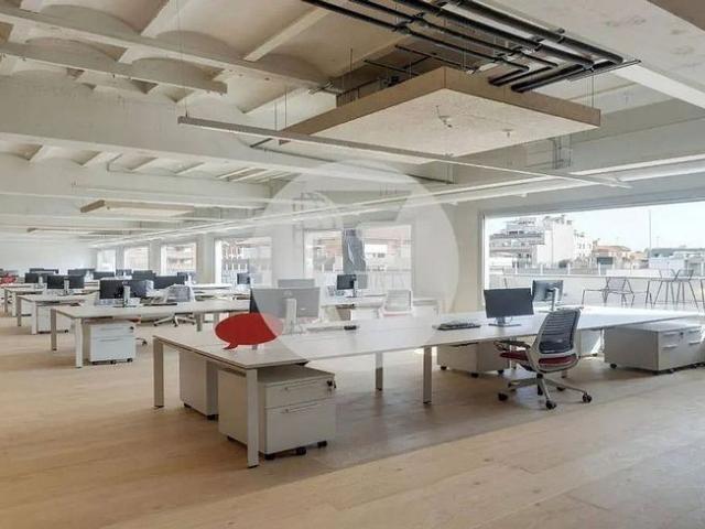 Oficina en alquiler en calle De Lepant, Barcelona, de 672 m² por 9.413