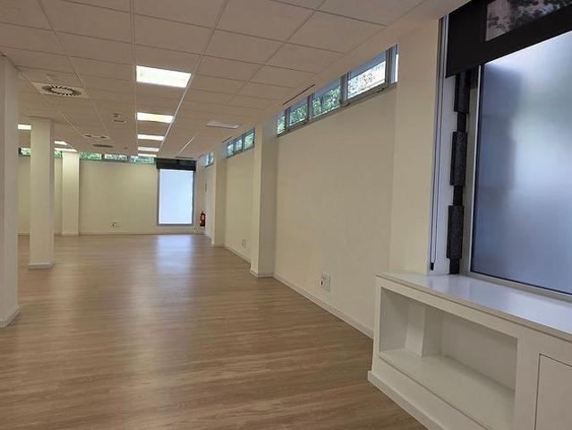 Oficina en alquiler en calle De Lluçà, Barcelona, de 150 m² por 2.200