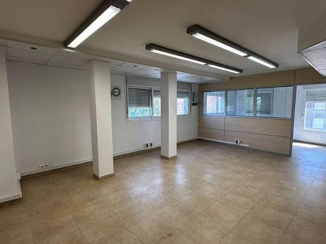 Oficina en alquiler en calle De Lluís Canalda, Tortosa, de 88 m² por 600