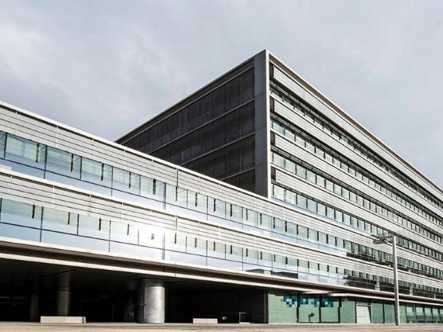 Oficina en alquiler en calle De Llull, Barcelona, de 557 m² por 10.863