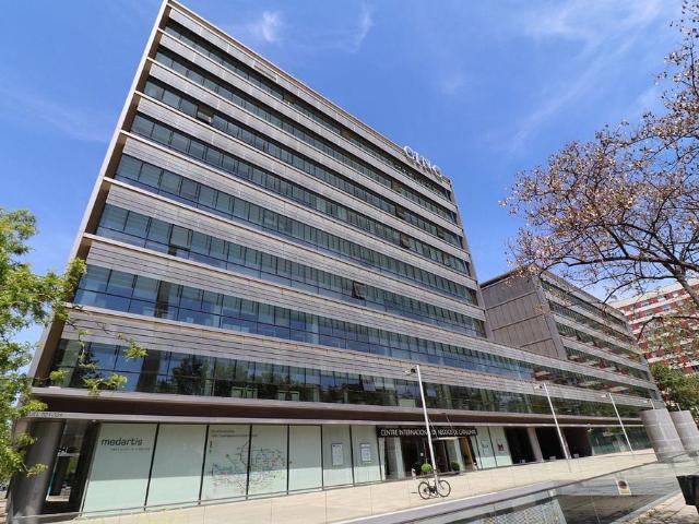 Oficina en alquiler en calle De Llull, Barcelona, de 757 m² por 14.383