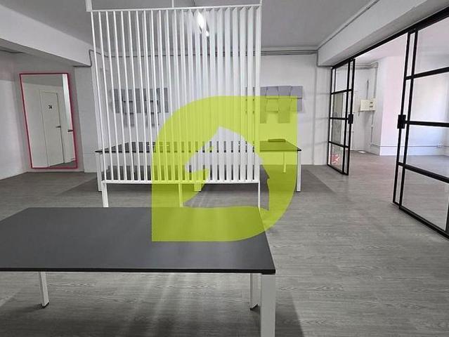 Oficina en alquiler en calle De Llull, Barcelona, de 129 m² por 1.750