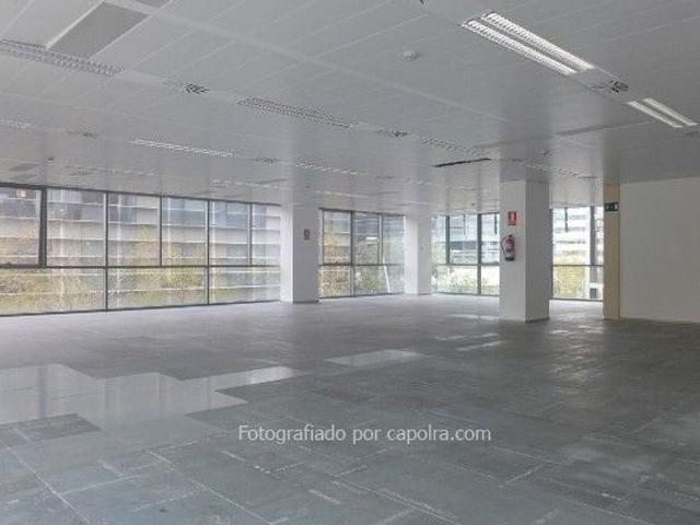 Oficina en alquiler en calle De Llull, Barcelona, de 290 m² por 5.514