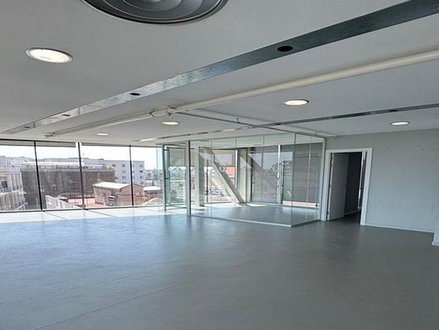 Oficina en alquiler en calle De Pujades, Barcelona, de 168 m² por 2.850