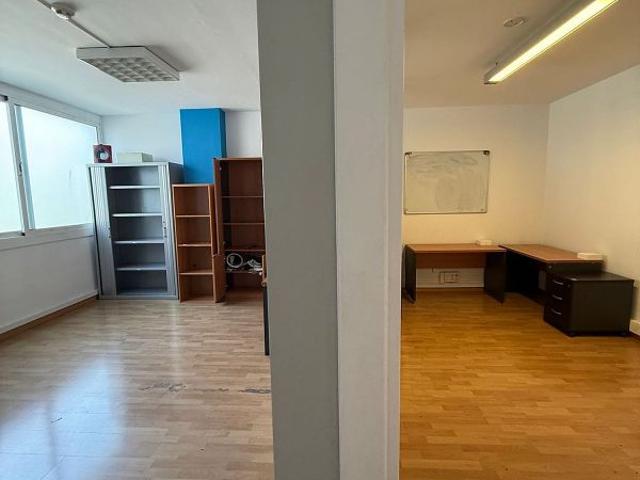 Oficina en alquiler en calle De Pujades, Barcelona, de 115 m² por 1.400