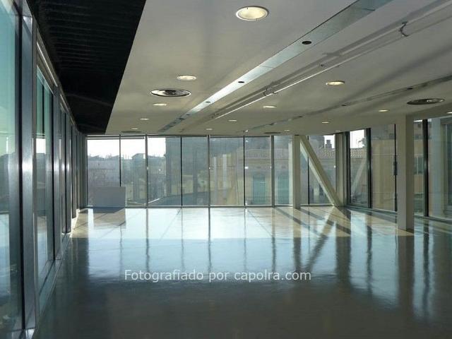 Oficina en alquiler en calle De Pujades, Barcelona, de 119 m² por 1.950