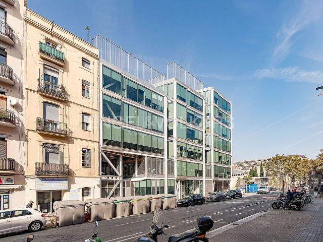 Oficina en alquiler en calle De Pujades, Barcelona, de 119 m² por 1.950