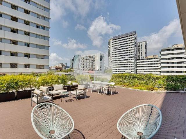 Oficina en alquiler en calle De Pujades, Barcelona, de 354 m² por 7.434