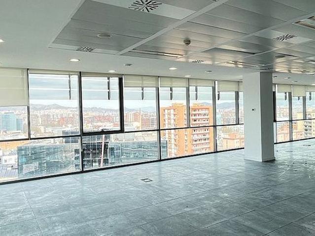 Oficina en alquiler en calle De Pujades, Barcelona, de 570 m² por 10.830