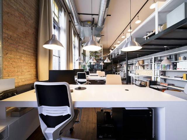 Oficina en alquiler en calle De Pallars, Barcelona, de 169 m² por 4.950