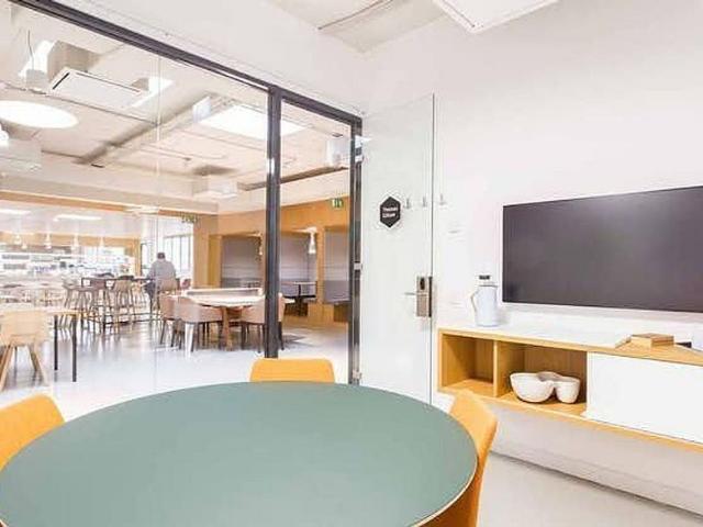 Oficina en alquiler en calle De Pallars, Barcelona, de 170 m² por 16.351