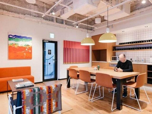 Oficina en alquiler en calle De Pallars, Barcelona, de 670 m² por 84.800