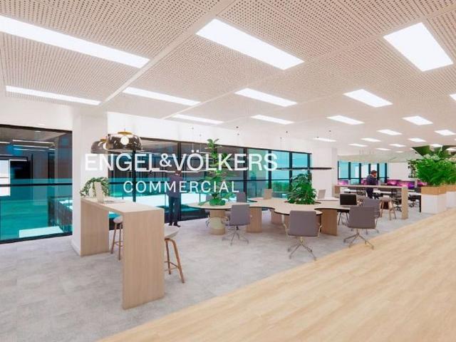 Oficina en alquiler en calle De Pallars, Barcelona, de 755 m² por 14.345