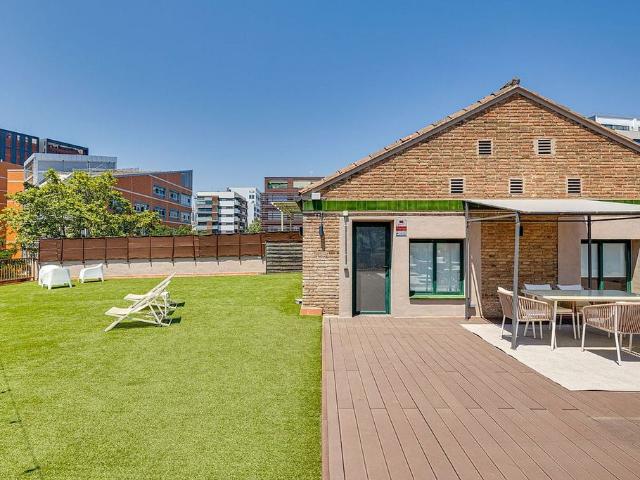 Oficina en alquiler en calle De Pamplona, Barcelona, de 102 m² por 4.950