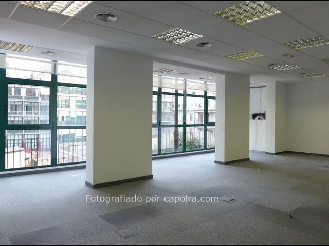 Oficina en alquiler en calle De Pau Claris, Barcelona, de 138 m² por 2.270