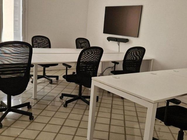 Oficina en alquiler en calle De Pau Claris, Barcelona, de 22 m² por 1.672