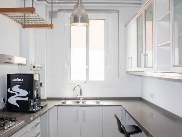 Oficina en alquiler en calle De Pau Claris, Barcelona, de 22 m² por 1.672