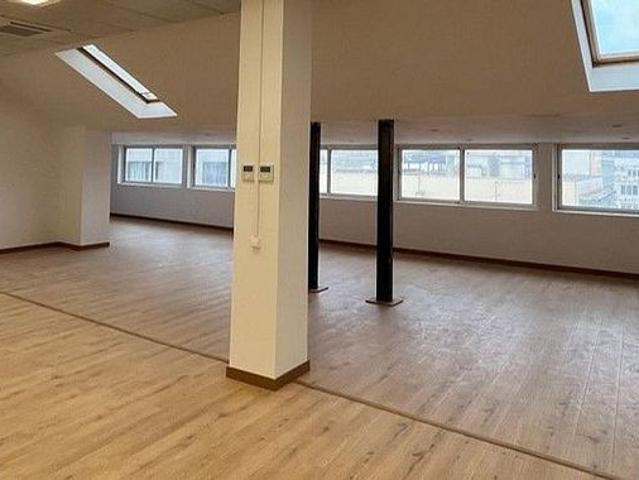 Oficina en alquiler en calle De Pau Claris, Barcelona, de 300 m² por 4.800