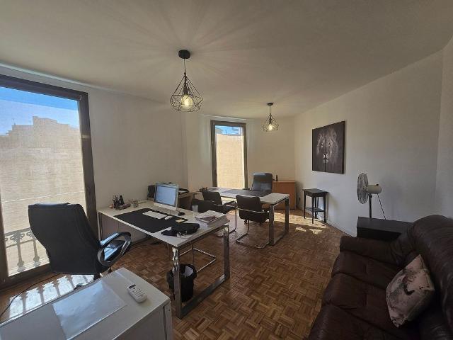 Oficina en alquiler en calle De Pau Claris, Barcelona, de 70 m² por 1.350