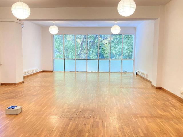 Oficina en alquiler en calle De Pau Claris, Barcelona, de 93 m² por 1.300