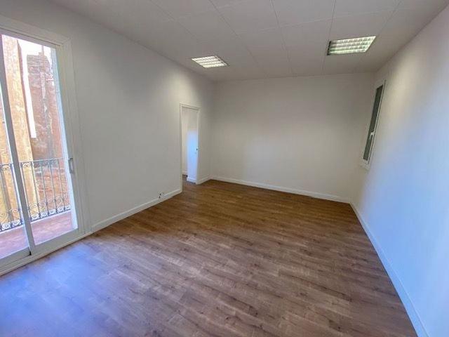 Oficina en alquiler en calle De Pelai, Barcelona, de 115 m² por 1.800