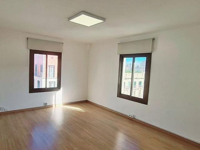Oficina en alquiler en calle De Pelai, Barcelona, de 24 m² por 600