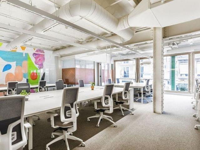 Oficina en alquiler en calle De Pere IV, Barcelona, de 100 m² por 12.775