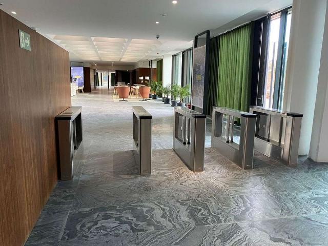 Oficina en alquiler en calle De Pere IV, Barcelona, de 324 m² por 6.156