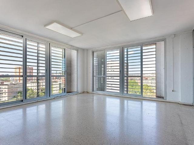 Oficina en alquiler en calle De Pere Vergés, Barcelona, de 416 m² por 6.800