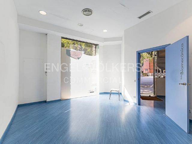 Oficina en alquiler en calle De Provença, Barcelona, de 256 m² por 2.500