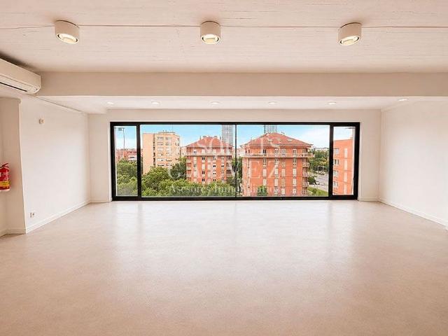 Oficina en alquiler en calle De Ramon Turró, Barcelona, de 352 m² por 5.632