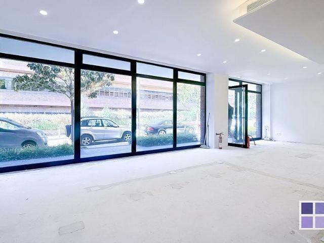 Oficina en alquiler en calle De Raset, Barcelona, de 150 m² por 2.950