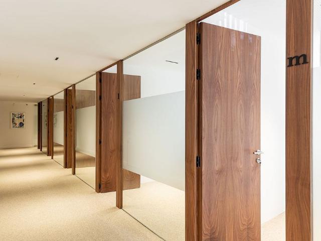Oficina en alquiler en calle De Raset, Barcelona, de 199 m² por 1.559