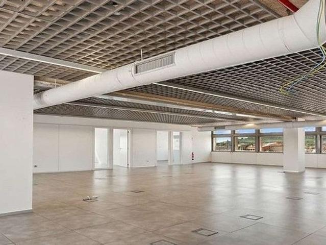 Oficina en alquiler en calle De Rivadeneyra, Barcelona, de 700 m² por 11.900