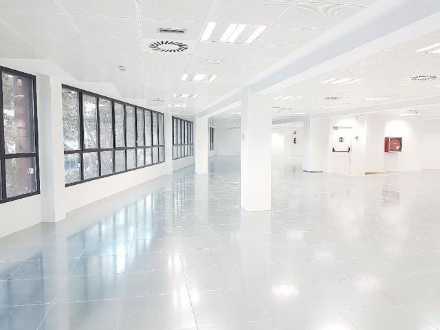 Oficina en alquiler en calle De Sancho de Ávila, Barcelona, de 250 m² por 5.000