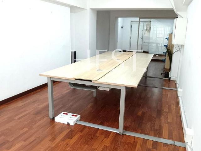 Oficina en alquiler en calle De Sant Elies, Barcelona, de 48 m² por 720