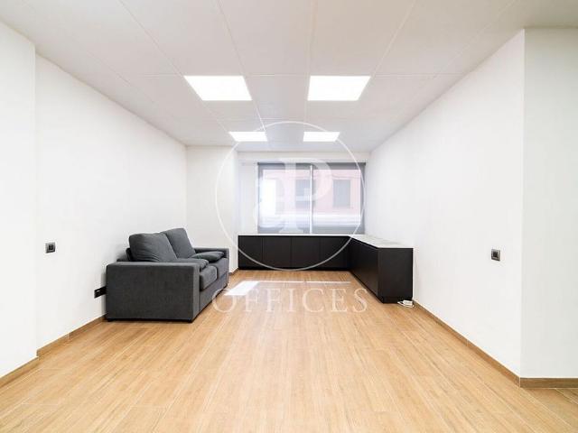 Oficina en alquiler en calle De Sant Elies, Barcelona, de 90 m² por 1.550