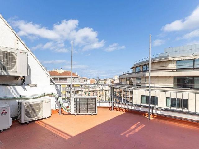 Oficina en alquiler en calle De Sepúlveda, Barcelona, de 227 m² por 3.229