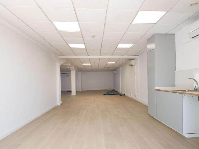 Oficina en alquiler en calle De Sepúlveda, Barcelona, de 227 m² por 3.229