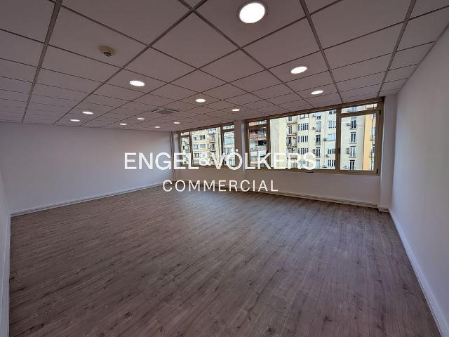 Oficina en alquiler en calle De Tuset, Barcelona, de 70 m² por 1.470