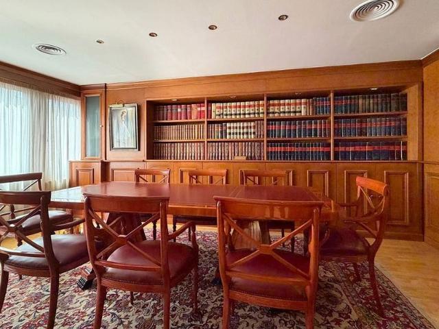 Oficina en alquiler en calle De Tuset, Barcelona, de 230 m² por 3.400