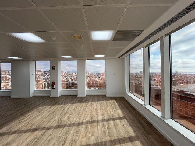 Oficina en alquiler en calle De Tarragona, Barcelona, de 355 m² por 7.810