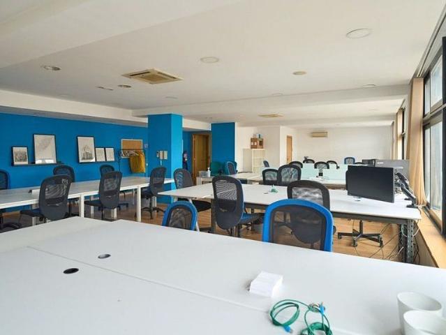 Oficina en alquiler en calle De Torres i Amat, Barcelona, de 200 m² por 5.400