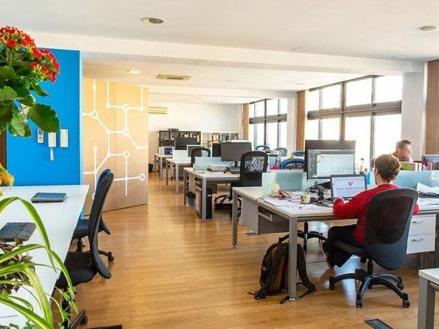Oficina en alquiler en calle De Torres i Amat, Barcelona, de 200 m² por 5.400