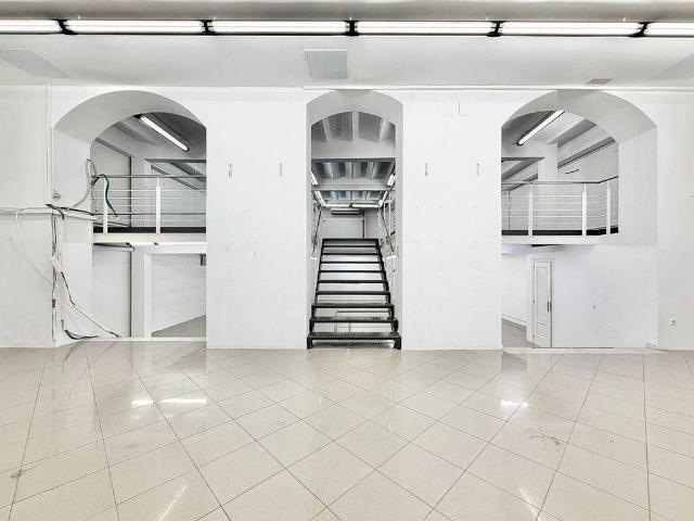 Oficina en alquiler en calle De Trafalgar, Barcelona, de 568 m² por 4.500