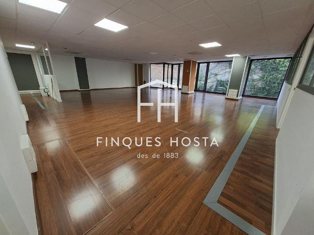 Oficina en alquiler en calle De València, Barcelona, de 418 m² por 7.400