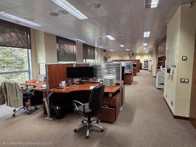 Oficina en alquiler en calle De Veneçuela, Barcelona, de 408 m² por 8.000