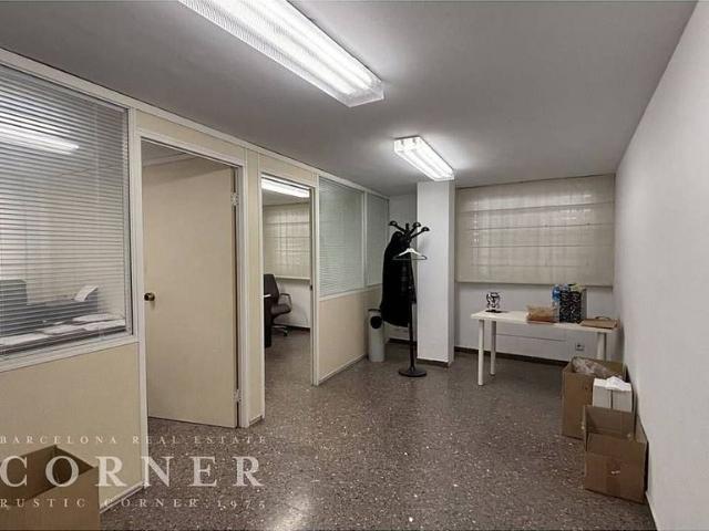 Oficina en alquiler en calle De Vilarós, Barcelona, de 30 m² por 600